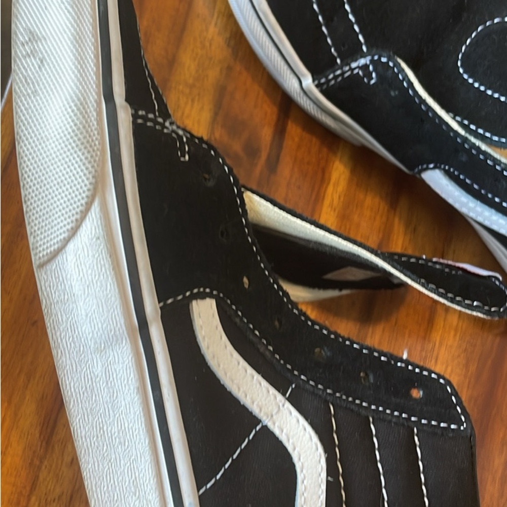 Vans - Picture 3 of 4